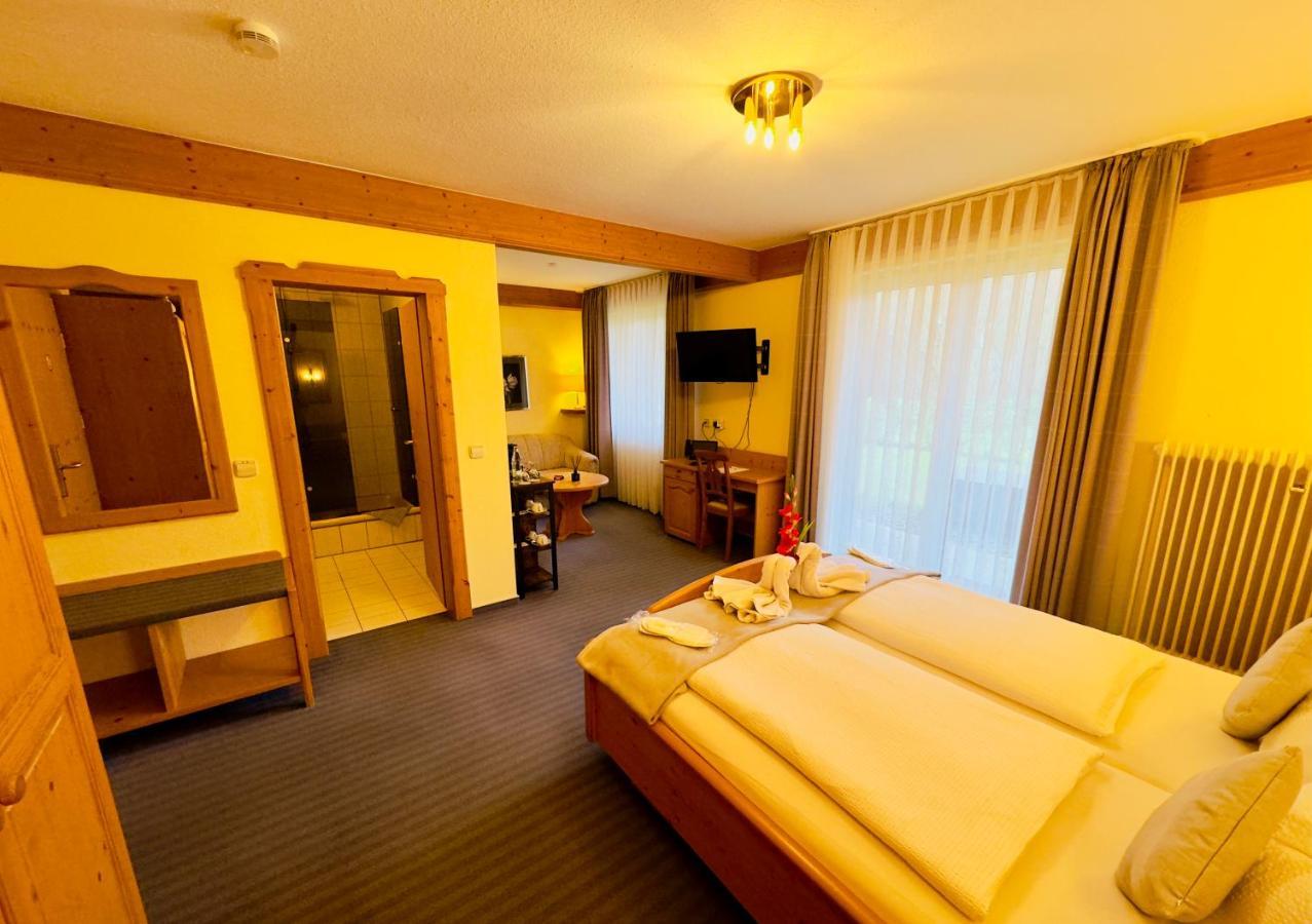 Hotel Restaurant Adler Stube Münstertal Dış mekan fotoğraf